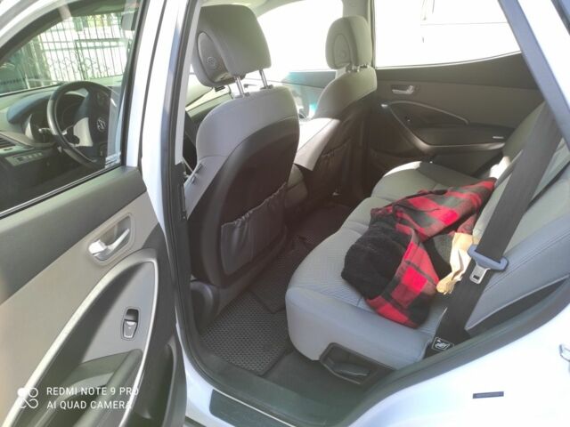 Белый Хендай Санта Фе, объемом двигателя 2.4 л и пробегом 145 тыс. км за 13100 $, фото 6 на Automoto.ua