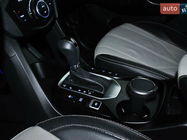 Белый Хендай Санта Фе, объемом двигателя 2.2 л и пробегом 109 тыс. км за 24900 $, фото 26 на Automoto.ua