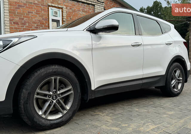 Білий Хендай Санта Фе, об'ємом двигуна 2.2 л та пробігом 141 тис. км за 22500 $, фото 3 на Automoto.ua