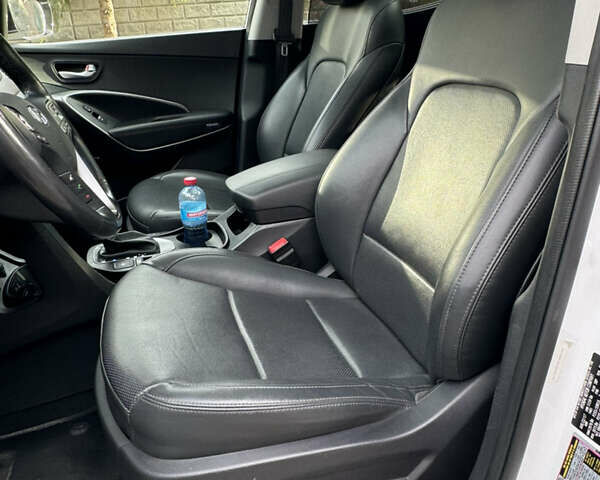 Белый Хендай Санта Фе, объемом двигателя 2 л и пробегом 90 тыс. км за 17000 $, фото 11 на Automoto.ua