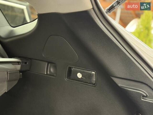 Белый Хендай Санта Фе, объемом двигателя 2.2 л и пробегом 141 тыс. км за 22900 $, фото 62 на Automoto.ua