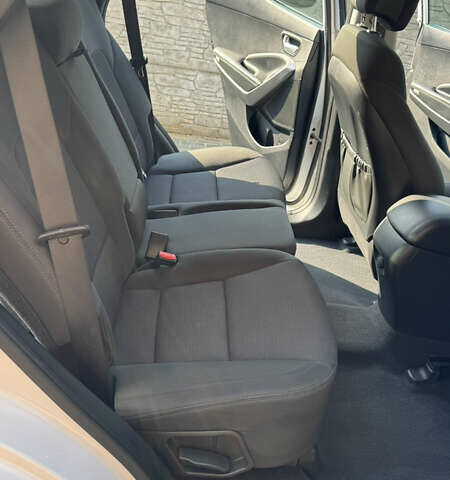 Білий Хендай Санта Фе, об'ємом двигуна 2.2 л та пробігом 141 тис. км за 22500 $, фото 130 на Automoto.ua