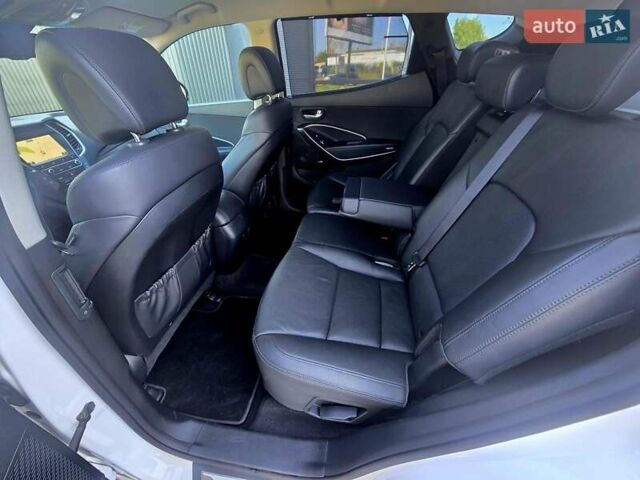 Белый Хендай Санта Фе, объемом двигателя 2.2 л и пробегом 146 тыс. км за 22950 $, фото 71 на Automoto.ua