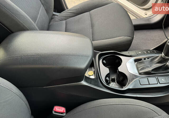 Білий Хендай Санта Фе, об'ємом двигуна 2.2 л та пробігом 141 тис. км за 22500 $, фото 88 на Automoto.ua