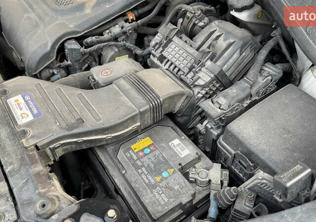 Білий Хендай Санта Фе, об'ємом двигуна 2.2 л та пробігом 141 тис. км за 22500 $, фото 35 на Automoto.ua