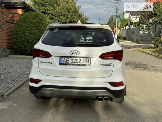 Белый Хендай Санта Фе, объемом двигателя 2 л и пробегом 90 тыс. км за 17000 $, фото 5 на Automoto.ua