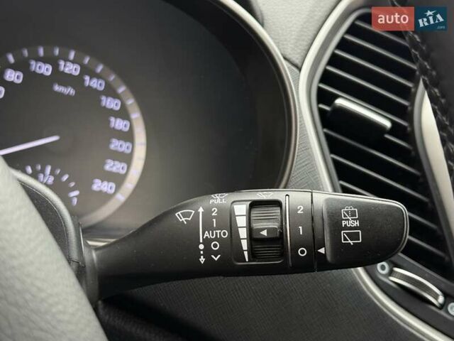 Белый Хендай Санта Фе, объемом двигателя 2.2 л и пробегом 141 тыс. км за 22900 $, фото 53 на Automoto.ua