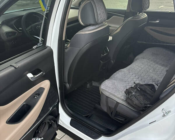 Білий Хендай Санта Фе, об'ємом двигуна 2.36 л та пробігом 62 тис. км за 22500 $, фото 16 на Automoto.ua