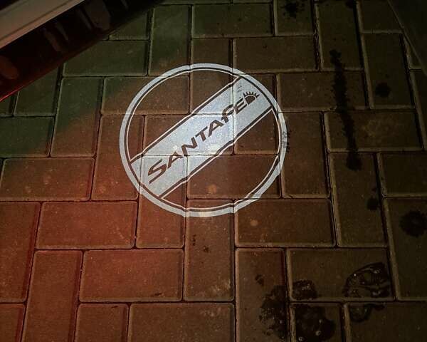 Белый Хендай Санта Фе, объемом двигателя 2 л и пробегом 145 тыс. км за 29000 $, фото 7 на Automoto.ua