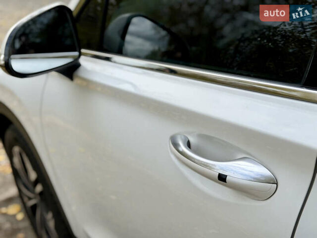 Хендай Санта Фе 2018 в Киеве на Automoto.ua Белый Хендай Санта Фе, объемом двигателя 2.2 л и пробегом 99 тыс. км за 29000 $, фото 13 на Automoto.ua