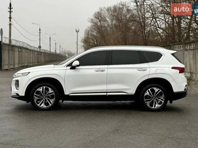 Белый Хендай Санта Фе, объемом двигателя 2.2 л и пробегом 80 тыс. км за 29500 $, фото 6 на Automoto.ua