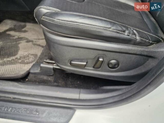 Хендай Санта Фе 2018 в Смеле на Automoto.ua Белый Хендай Санта Фе, объемом двигателя 2 л и пробегом 55 тыс. км за 27000 $, фото 20 на Automoto.ua