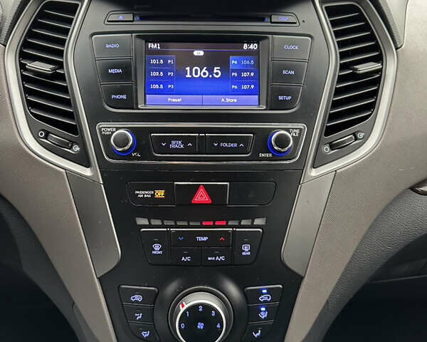 Білий Хендай Санта Фе, об'ємом двигуна 2.36 л та пробігом 98 тис. км за 14800 $, фото 28 на Automoto.ua