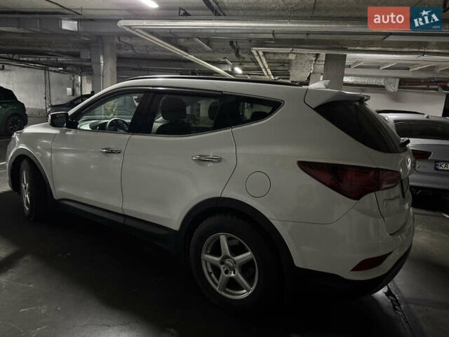 Білий Хендай Санта Фе, об'ємом двигуна 2.36 л та пробігом 92 тис. км за 18500 $, фото 5 на Automoto.ua