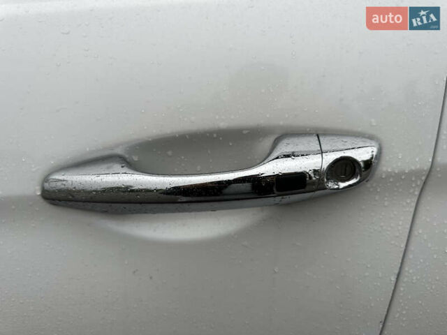 Білий Хендай Санта Фе, об'ємом двигуна 2.36 л та пробігом 98 тис. км за 14800 $, фото 15 на Automoto.ua