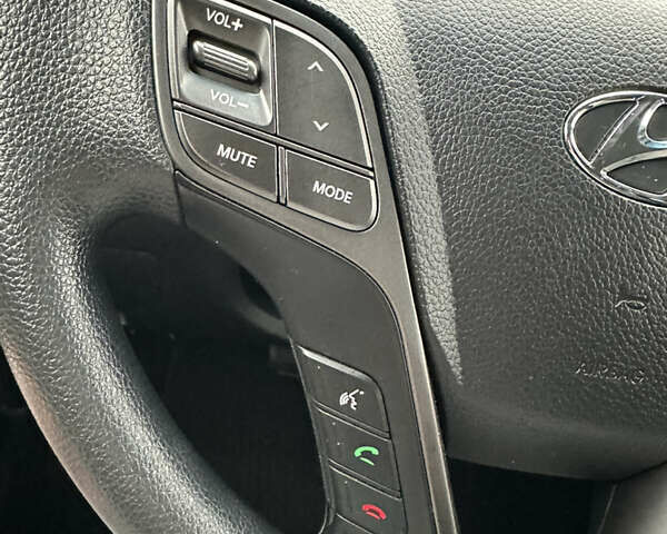 Білий Хендай Санта Фе, об'ємом двигуна 2.36 л та пробігом 98 тис. км за 14800 $, фото 21 на Automoto.ua