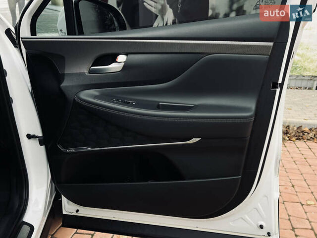 Білий Хендай Санта Фе, об'ємом двигуна 2 л та пробігом 94 тис. км за 22900 $, фото 45 на Automoto.ua