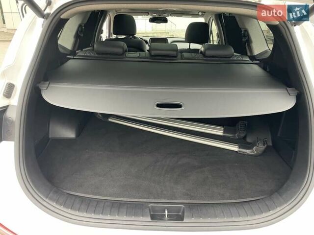 Белый Хендай Санта Фе, объемом двигателя 2.2 л и пробегом 194 тыс. км за 26800 $, фото 30 на Automoto.ua