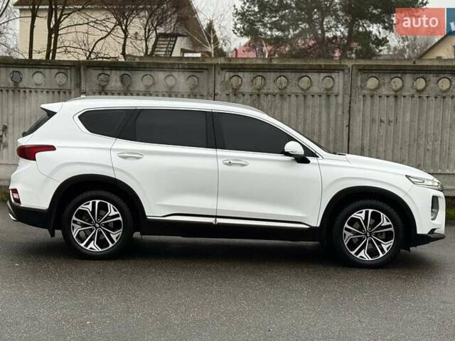 Белый Хендай Санта Фе, объемом двигателя 2.2 л и пробегом 80 тыс. км за 29500 $, фото 9 на Automoto.ua