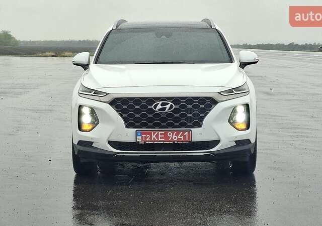 Белый Хендай Санта Фе, объемом двигателя 2.2 л и пробегом 107 тыс. км за 30999 $, фото 1 на Automoto.ua