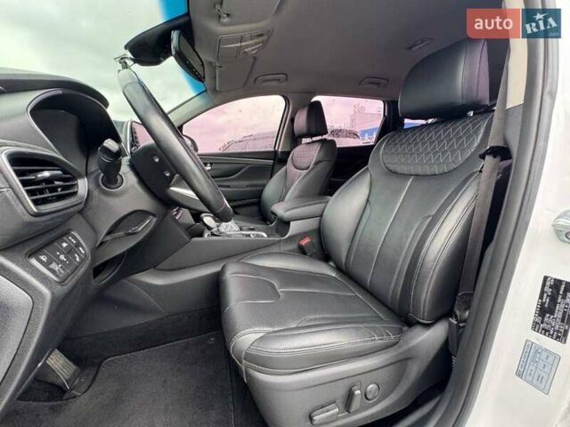 Белый Хендай Санта Фе, объемом двигателя 2 л и пробегом 154 тыс. км за 25000 $, фото 17 на Automoto.ua