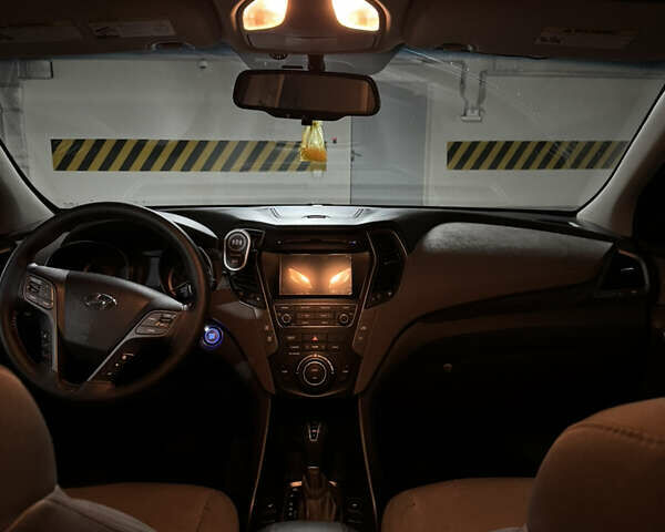 Білий Хендай Санта Фе, об'ємом двигуна 2.36 л та пробігом 92 тис. км за 18500 $, фото 7 на Automoto.ua