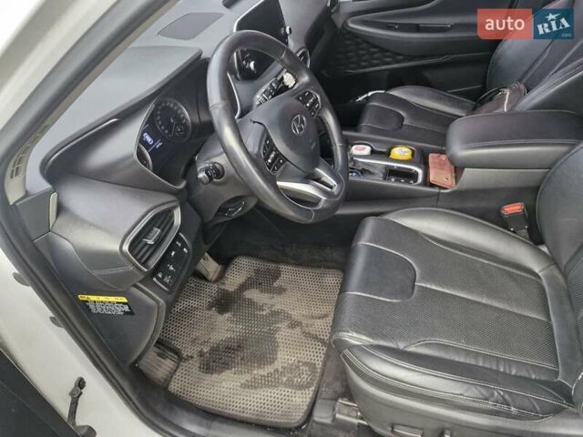 Хендай Санта Фе 2018 в Смеле на Automoto.ua Белый Хендай Санта Фе, объемом двигателя 2 л и пробегом 55 тыс. км за 27000 $, фото 19 на Automoto.ua