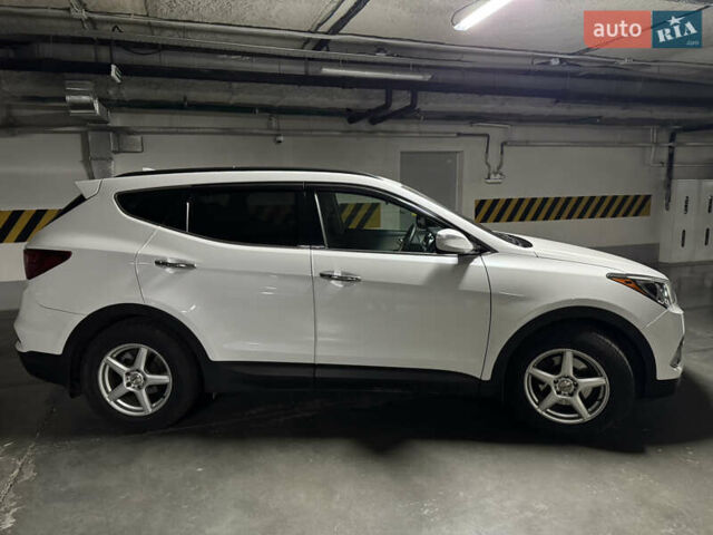 Білий Хендай Санта Фе, об'ємом двигуна 2.36 л та пробігом 92 тис. км за 18500 $, фото 4 на Automoto.ua