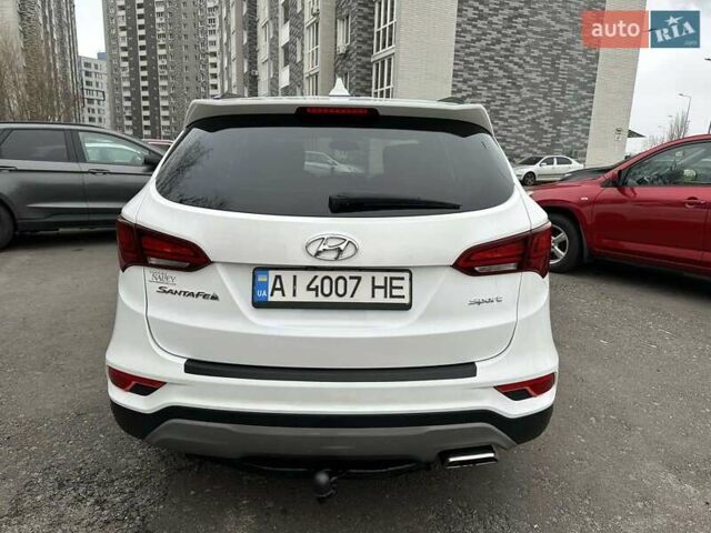 Белый Хендай Санта Фе, объемом двигателя 2.4 л и пробегом 126 тыс. км за 16300 $, фото 5 на Automoto.ua