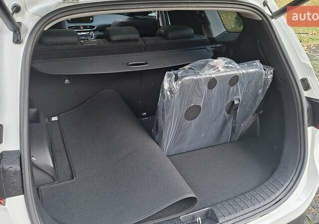 Белый Хендай Санта Фе, объемом двигателя 2.2 л и пробегом 107 тыс. км за 30999 $, фото 92 на Automoto.ua