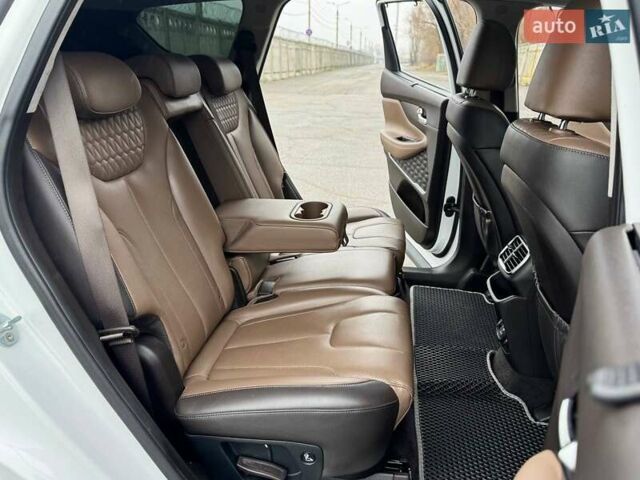 Белый Хендай Санта Фе, объемом двигателя 2.2 л и пробегом 80 тыс. км за 29500 $, фото 25 на Automoto.ua