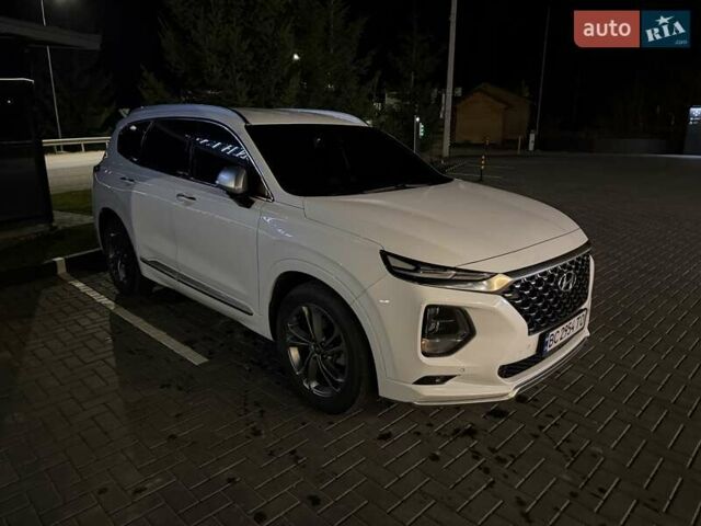 Белый Хендай Санта Фе, объемом двигателя 2 л и пробегом 145 тыс. км за 29000 $, фото 1 на Automoto.ua