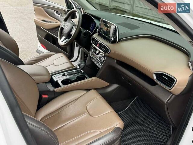 Белый Хендай Санта Фе, объемом двигателя 2.2 л и пробегом 80 тыс. км за 29500 $, фото 21 на Automoto.ua