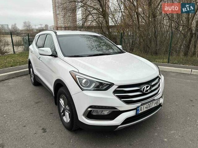 Белый Хендай Санта Фе, объемом двигателя 2.4 л и пробегом 126 тыс. км за 16300 $, фото 1 на Automoto.ua