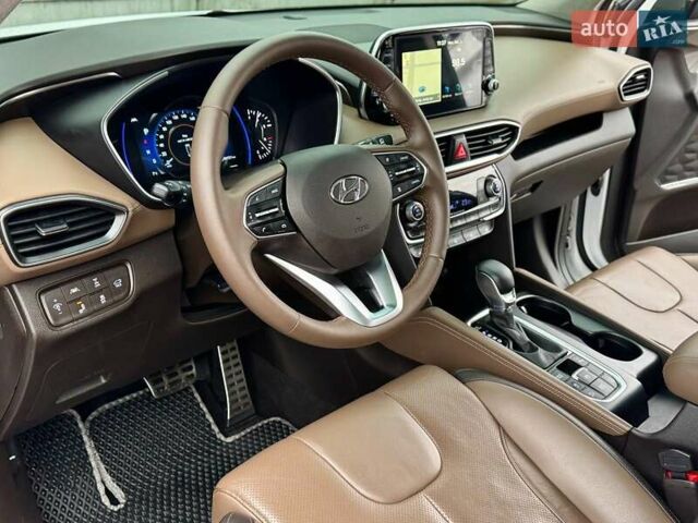 Белый Хендай Санта Фе, объемом двигателя 2.2 л и пробегом 80 тыс. км за 29500 $, фото 17 на Automoto.ua