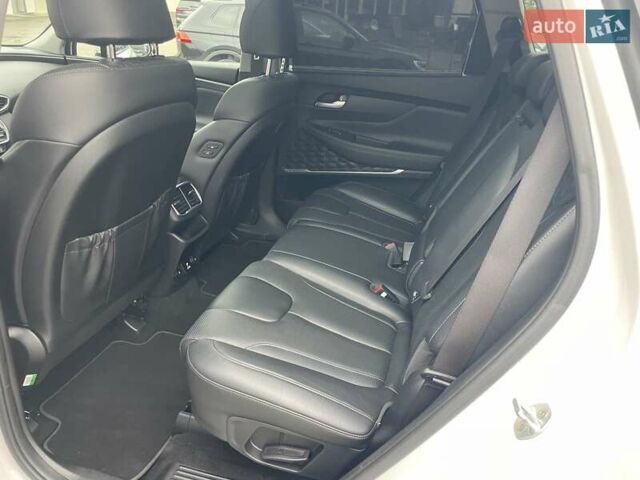 Белый Хендай Санта Фе, объемом двигателя 2.2 л и пробегом 194 тыс. км за 26800 $, фото 21 на Automoto.ua