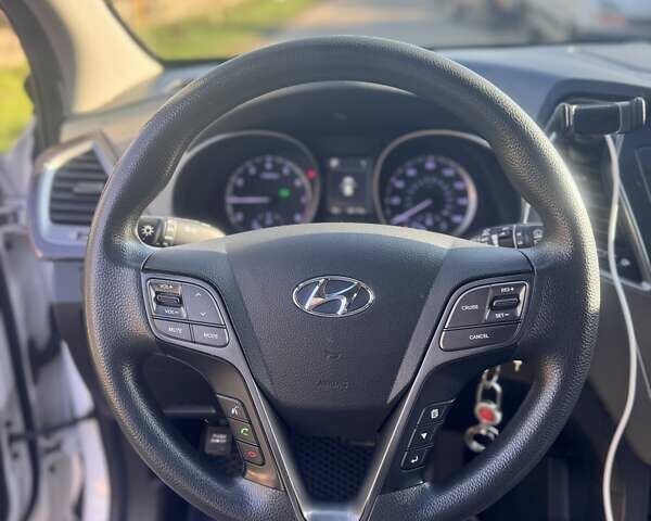 Белый Хендай Санта Фе, объемом двигателя 2.36 л и пробегом 180 тыс. км за 18200 $, фото 6 на Automoto.ua