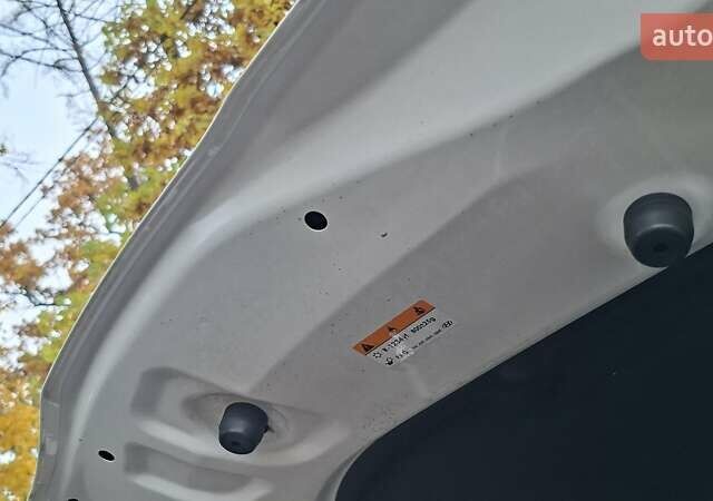 Белый Хендай Санта Фе, объемом двигателя 2.2 л и пробегом 107 тыс. км за 30999 $, фото 70 на Automoto.ua