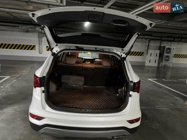 Білий Хендай Санта Фе, об'ємом двигуна 2.36 л та пробігом 92 тис. км за 18500 $, фото 3 на Automoto.ua