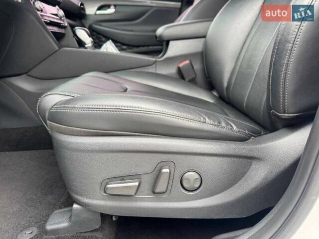 Белый Хендай Санта Фе, объемом двигателя 2 л и пробегом 154 тыс. км за 25000 $, фото 18 на Automoto.ua