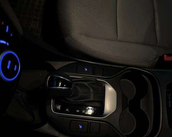 Білий Хендай Санта Фе, об'ємом двигуна 2.36 л та пробігом 92 тис. км за 18500 $, фото 11 на Automoto.ua