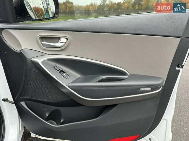 Білий Хендай Санта Фе, об'ємом двигуна 2.36 л та пробігом 98 тис. км за 14800 $, фото 10 на Automoto.ua