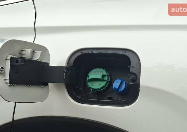 Белый Хендай Санта Фе, объемом двигателя 2.2 л и пробегом 107 тыс. км за 30999 $, фото 54 на Automoto.ua