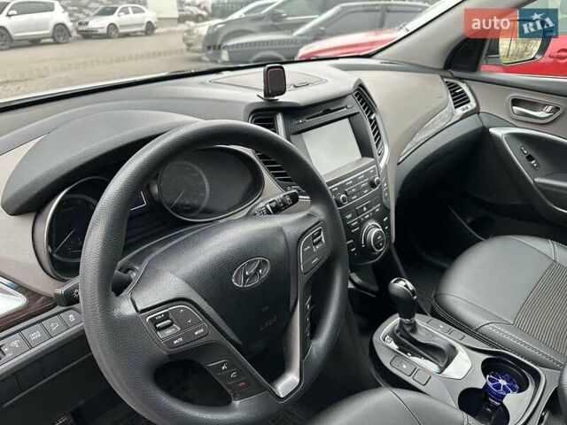 Белый Хендай Санта Фе, объемом двигателя 2.4 л и пробегом 126 тыс. км за 16300 $, фото 6 на Automoto.ua