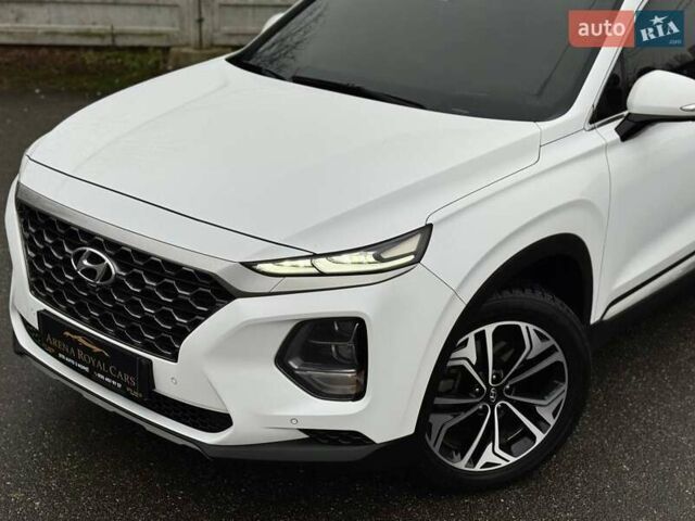 Белый Хендай Санта Фе, объемом двигателя 2.2 л и пробегом 80 тыс. км за 29500 $, фото 5 на Automoto.ua