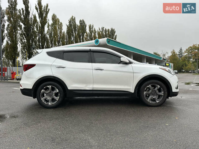 Білий Хендай Санта Фе, об'ємом двигуна 2.36 л та пробігом 98 тис. км за 14800 $, фото 3 на Automoto.ua