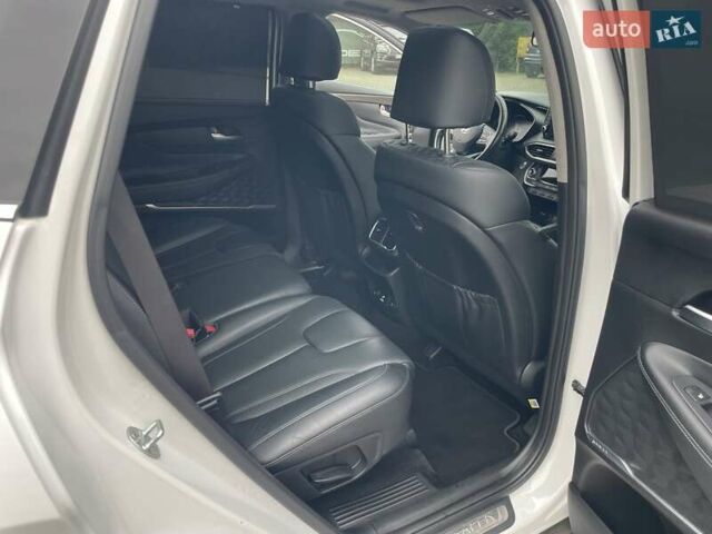 Белый Хендай Санта Фе, объемом двигателя 2.2 л и пробегом 194 тыс. км за 26800 $, фото 31 на Automoto.ua