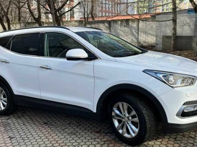 Белый Хендай Санта Фе, объемом двигателя 2.2 л и пробегом 77 тыс. км за 17399 $, фото 1 на Automoto.ua