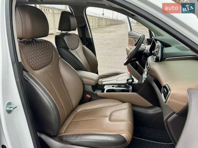 Белый Хендай Санта Фе, объемом двигателя 2.2 л и пробегом 80 тыс. км за 29500 $, фото 23 на Automoto.ua