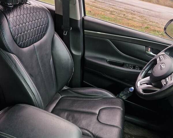 Хендай Санта Фе 2018 в Смеле на Automoto.ua Белый Хендай Санта Фе, объемом двигателя 2 л и пробегом 55 тыс. км за 27000 $, фото 9 на Automoto.ua